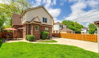 805 S Mitchell Ave, Arlington Heights, IL 60005