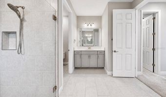 6364 ROADSTEAD Ct, Apollo Beach, FL 33572