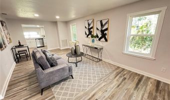 620 OAK St, Auburndale, FL 33823