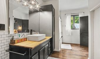 172 26th St, Allegan, MI 49010