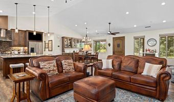 19553 Hidden Glen Rd, Alpine, CA 91901