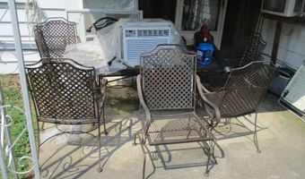 230 S Division St, Auburn, IN 46706
