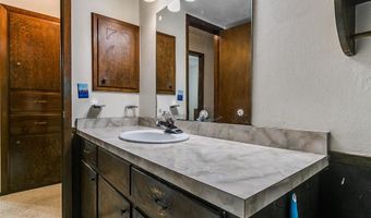 2120 N Divis Ave, Bethany, OK 73008