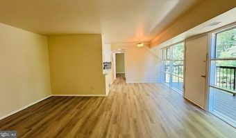 4957 AMERICANA Dr 106, Annandale, VA 22003