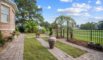 3 Butterfield Ln, Beaufort, SC 29907