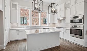 4122 Belt Line Rd, Addison, TX 75001