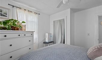 28 Young St, Newport, RI 02840