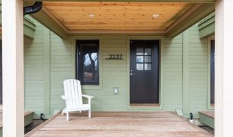 2237 Trillium Ln, Ann Arbor, MI 48104