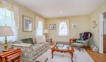 3 Red Barn Ln, Brookfield, CT 06804