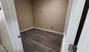 115 S Main St, Algonquin, IL 60102