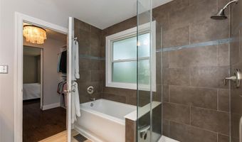 1515 Rosewood Terrace Dr, Ballwin, MO 63021