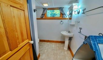 19 Glenview Ln, Belfast, ME 04915