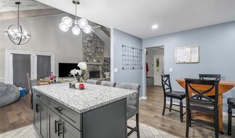 463 Londondary Dr, Ballwin, MO 63011