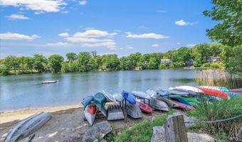 93 Carol St, Danbury, CT 06810