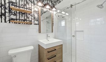 5902 WILSON Ln, Bethesda, MD 20817
