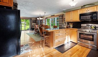 1 Castle View Ln, Belgrade, ME 04917