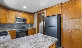 2700 N LILLIAN Ct, Appleton, WI 54911