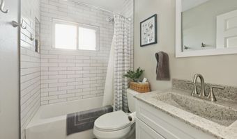 712 Garnet Dr, Ames, IA 50010