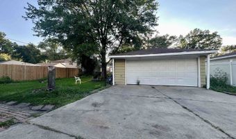 10 N ADAMS Dr, Addison, IL 60101