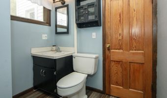 918 1st Ave, Ackley, IA 50601