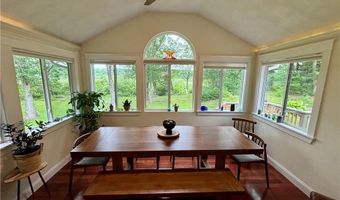 10 Lakeside Dr, Charlestown, RI 02813