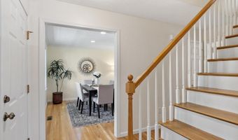 5 Westside Dr, Acton, MA 01720
