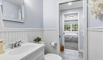 27 Christine Dr, Barrington, RI 02806