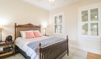 145 Saint Francis St, Biloxi, MS 39530