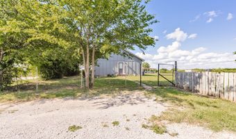 709 W Live Oak St, Alvord, TX 76225