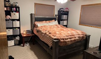 902 N Penn St, Aberdeen, SD 57401