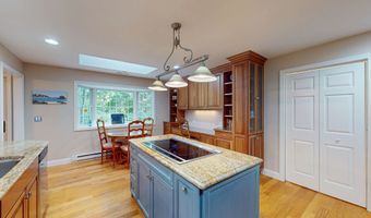 45 N Nabby Rd, Danbury, CT 06811