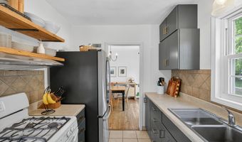 936 28th St, Des Moines, IA 50312