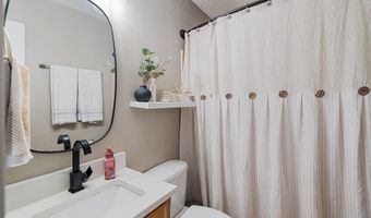 413 NE 7th St, Ankeny, IA 50021