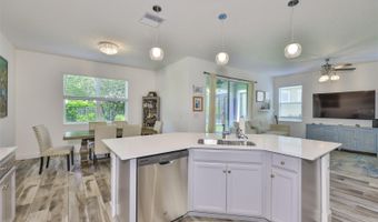 6215 VOYAGERS Pl, Apollo Beach, FL 33572
