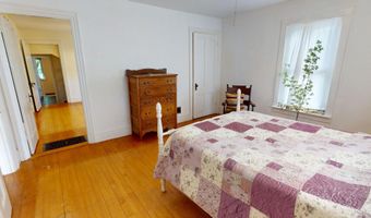 21 Fern St, Bangor, ME 04401