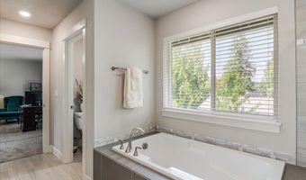 18392 SE MORSE St, Milwaukie, OR 97267