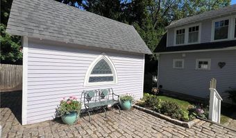 11 Harbor St, Jamestown, RI 02835