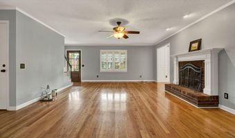 3046 Hawthorne St, Athens, TN 37303