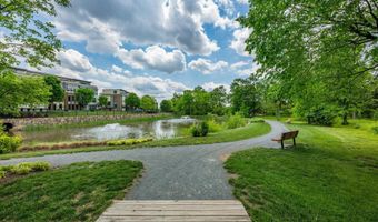 20305 SAVIN HILL Dr, Ashburn, VA 20147