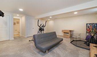2 Iris Ct, Cromwell, CT 06416