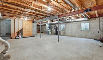 1 Regal Ct, Algonquin, IL 60102