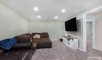 2965 Bluebird Ln, Idaho Falls, ID 83402