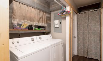 1275 Highway Dd, Ava, MO 65608