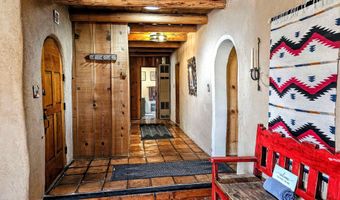 2 Latilla Ln, Arroyo Seco, NM 87514