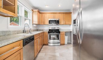 900 Barton Dr, Ann Arbor, MI 48105