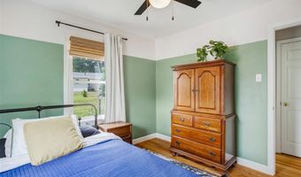 7658 General Meade Ln, Affton, MO 63123