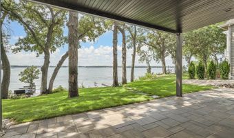 2707 1st St, Arnolds Park, IA 51331