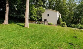 28 Narragansett Rd, Cumberland, RI 02864