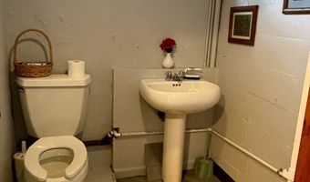 510 Thacher St, Attleboro, MA 02703