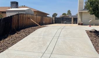 13405 Applewood Rd, Apple Valley, CA 92308